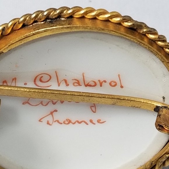 Rare broche portrait de femme en porcelaine de limoges - France